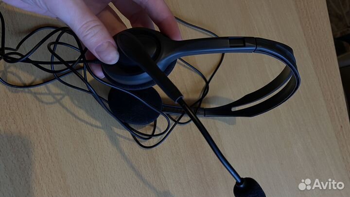 Наушники с микрофоном