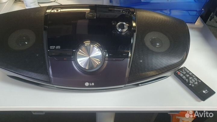Портативная магнитола с USB (LG SB156)