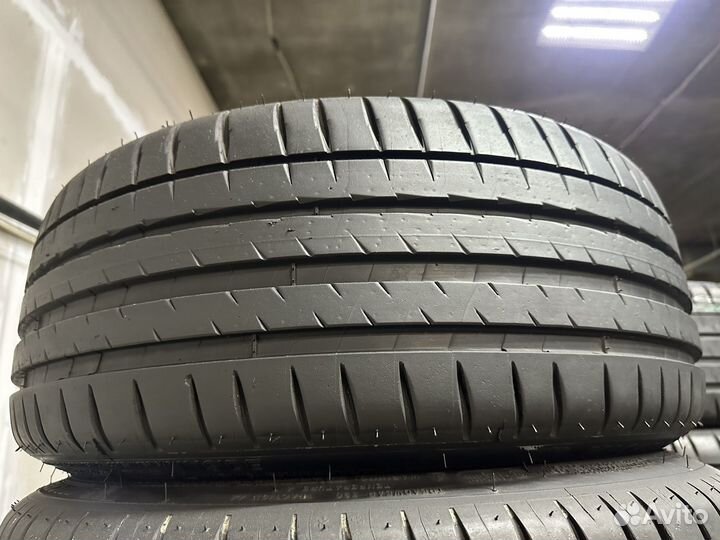 Michelin Pilot Sport 4 225/40 R19