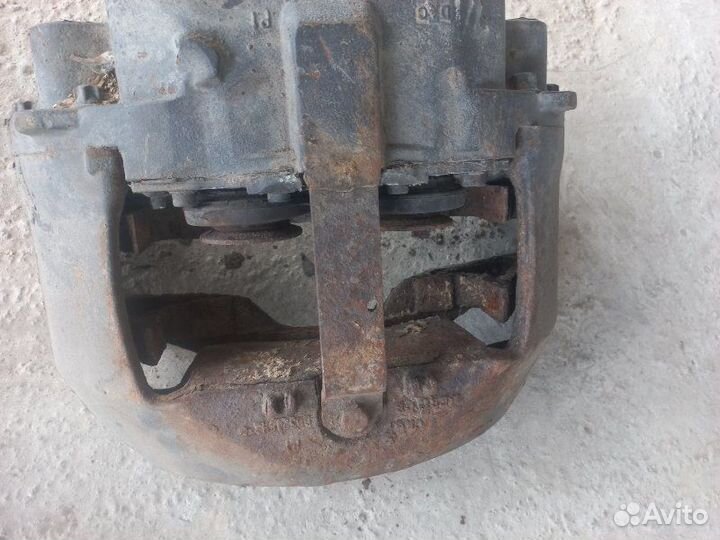 Суппорт тормозной передний правый Volvo Fh 2015