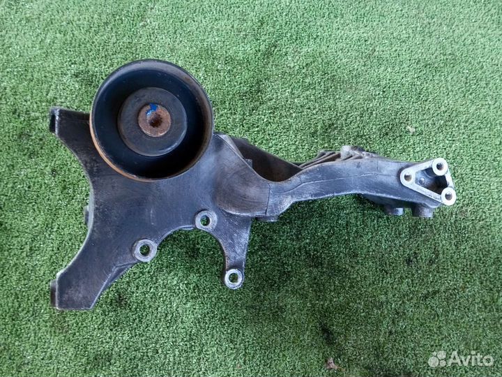 Кронштейн навесного оборудования Audi A4 b6 ALT