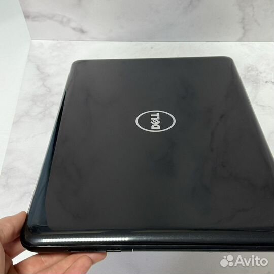 Ноутбук i3 6006u/16Gb DDR4/ssd 256/R7 M340