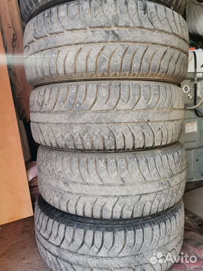 Bridgestone Ice Cruiser 7000 205/55 R16