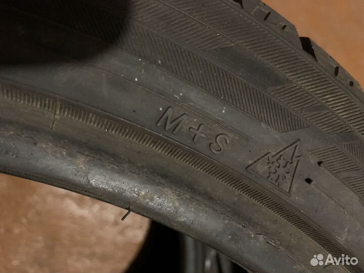 Yokohama Ice Guard IG60 275/35 R19