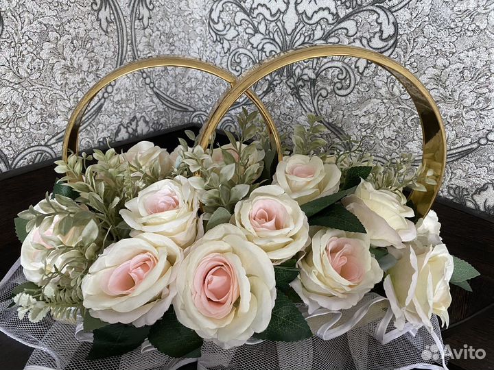 Свадебное украшение на машину