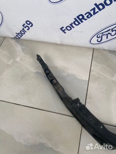 Кронштейн бампера передний правый Skoda Octavia A5