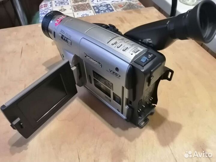 Видеокамера Panasonic VX57