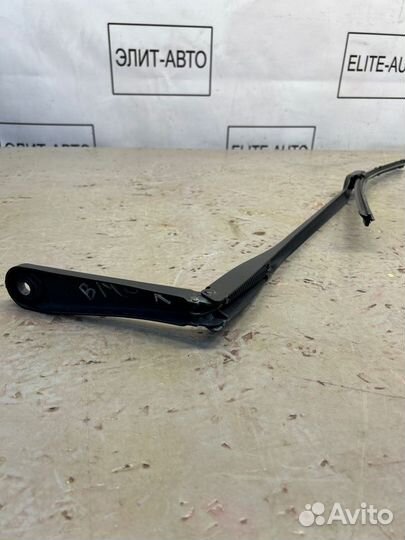 Поводок дворника правый Bmw 5 G30 2.0 2021
