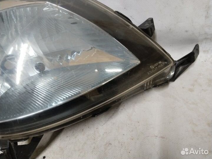 Фара передняя правая Toyota Funcargo