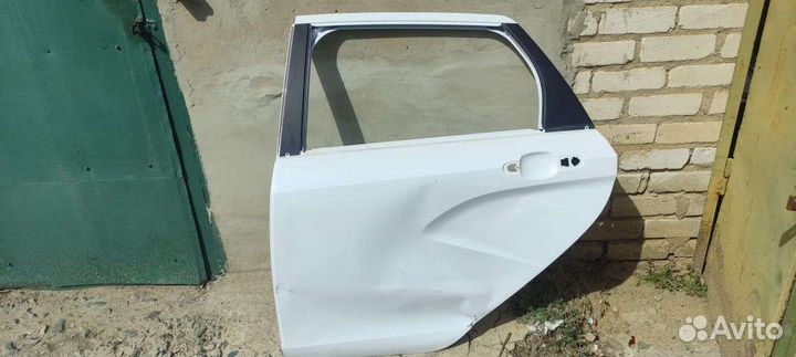 Дверь задняя левая vesta sv