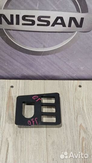 Накладка на торпедо nissan qashqai J10 Лев