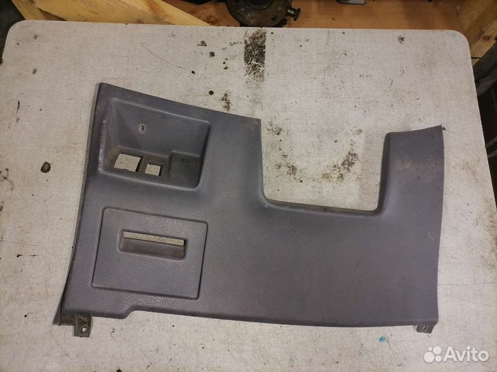 Накладка под рулевую колонку Nissan Terrano 2