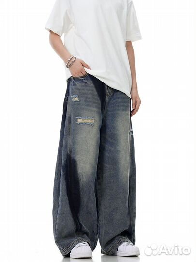 Джинсы Vetements Toff Buggy на руках (Арт.68981)