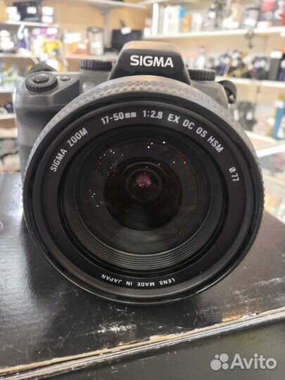 Зеркальный фотоаппарат sigma SD15