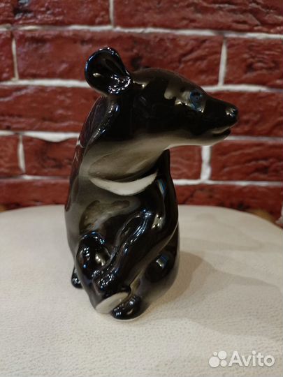 Фарфоровая статуэтка (гималайский медведь, лфз.)