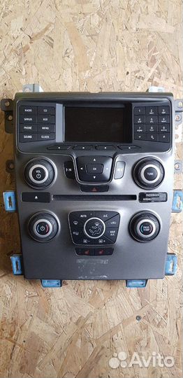 Штатная магнитола (панель) на Ford Edge 2006-2010