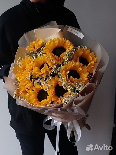 Букет с подсолнухами