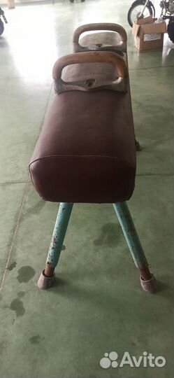 Конь гимнастический