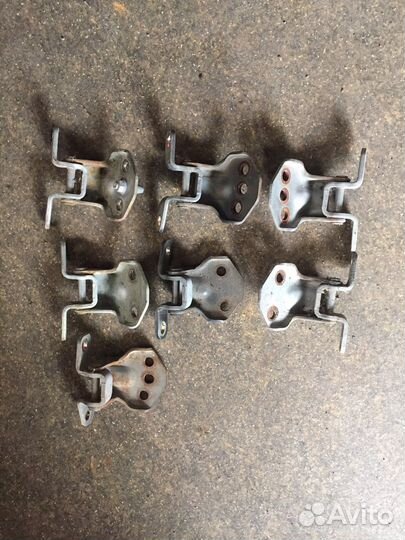 Mazda мпв 99-06 петли дверей