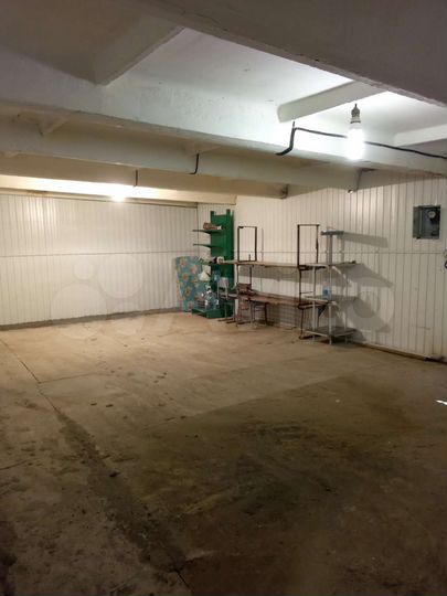 Гараж, > 30 м²