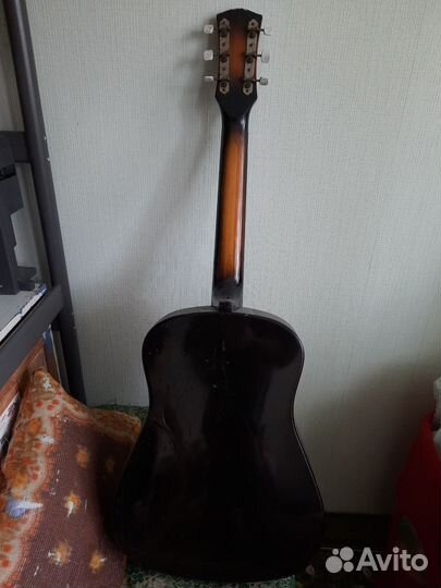 Акустическая гитара