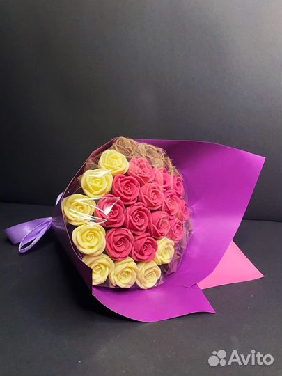 Букет - 29 Роз из Белого и Молочного Шоколада