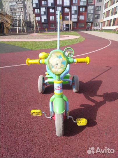 Трехколесный велосипед