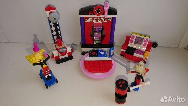 Конструктор Lego Дом Харли Квинн41236/176 деталей