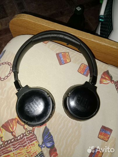 Беспроводные наушники jbl