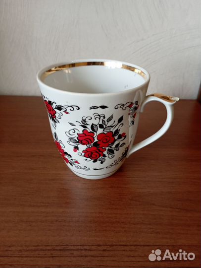 Чашки фарфоровые