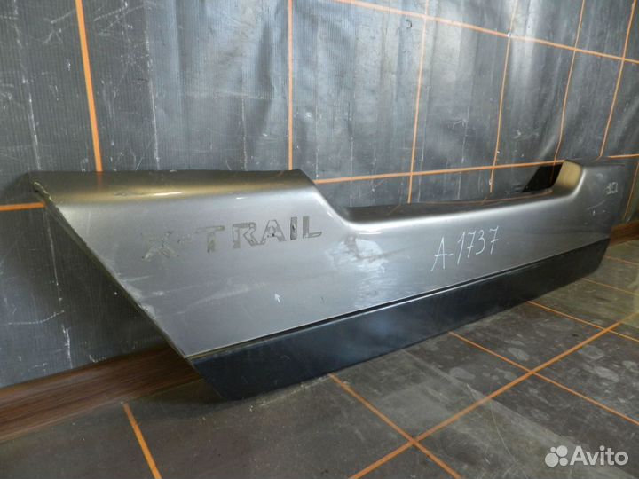 Накладка двери багажника - Nissan X-Trail T31