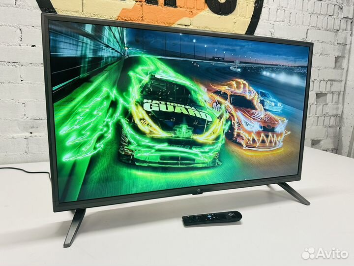 Большой свежий Hi 82см SMART TV с Алисой