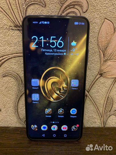 Телефон Honor 20