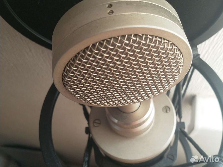 Микрофон Октава мкл 5000 в деревянном футляре