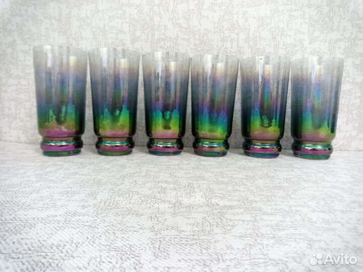 Стаканы, чашки, чайник