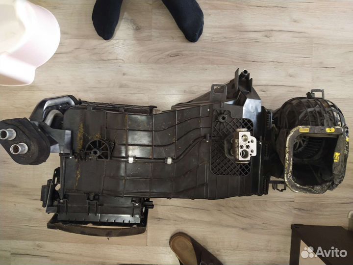 Корпус отопителя на Амарок