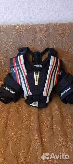 Хоккейный вратарский нагрудник Reebok jr