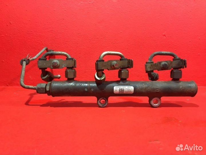 Топливная рампа правая Land Rover Discovery 3