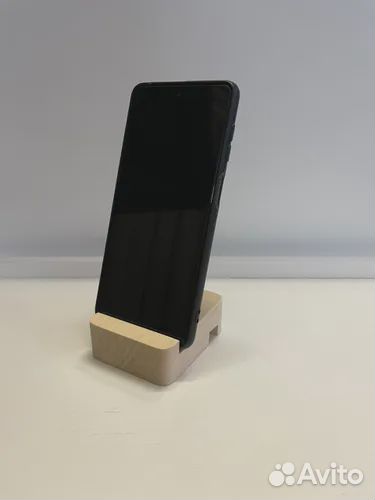 Подставка для телефона из дерева