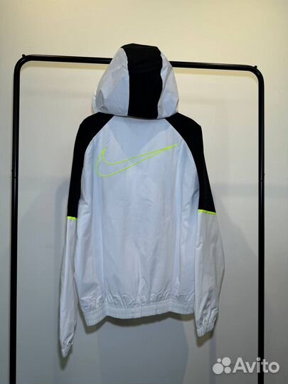 Ветровка Nike в ТЦ Мега Молл