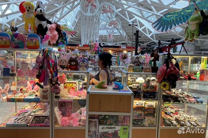 Продавец-консультант в магазин игрушек