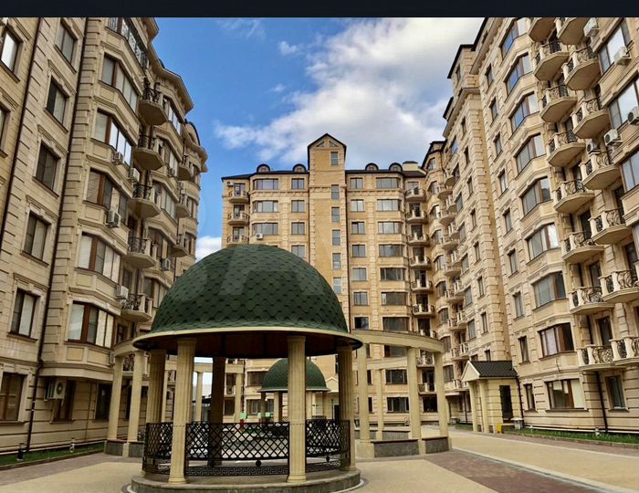 4-к. квартира, 130 м², 1/8 эт.