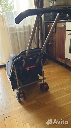 Детское авто-кресло коляска