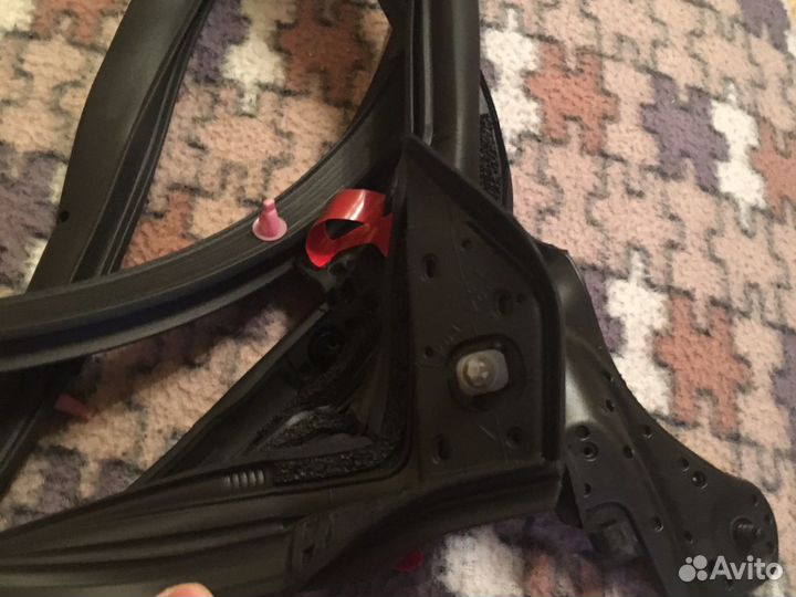 Уплотнитель двери Lexus NX 67872-78010