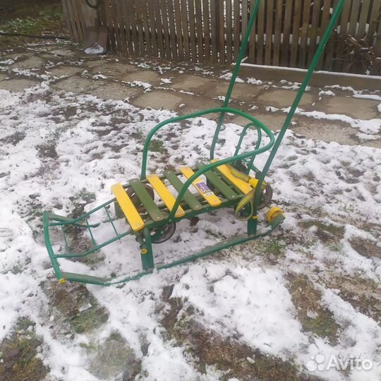 Детские санки на колесах
