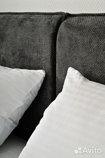 Кровать с мягким изголовьем