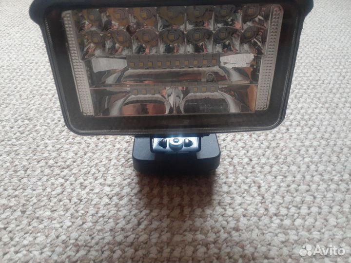 Аккумуляторный прожектор