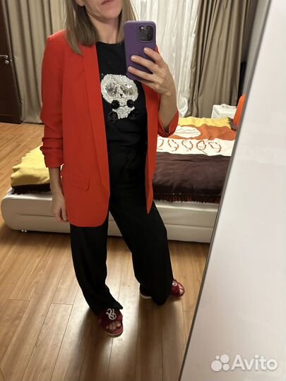 Красный пиджак