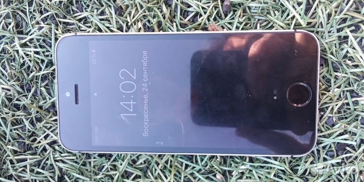 iPhone SE, 32 ГБ