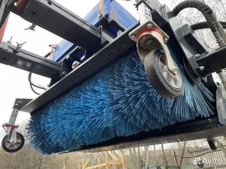 Щетка с передним бункером для вилочного погрузчика